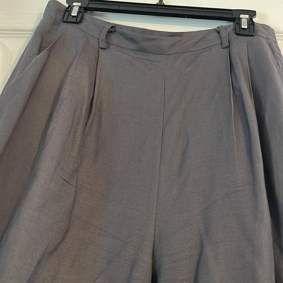 Listicle charcoal gray linen wide leg pleated pants. - Picture 4 of 5